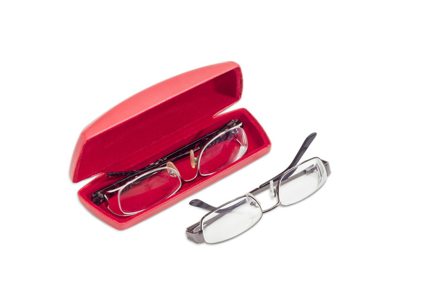 Dwie pary nowoczesny okulary i okulary czerwone sprawa  - Zdjęcie, obraz