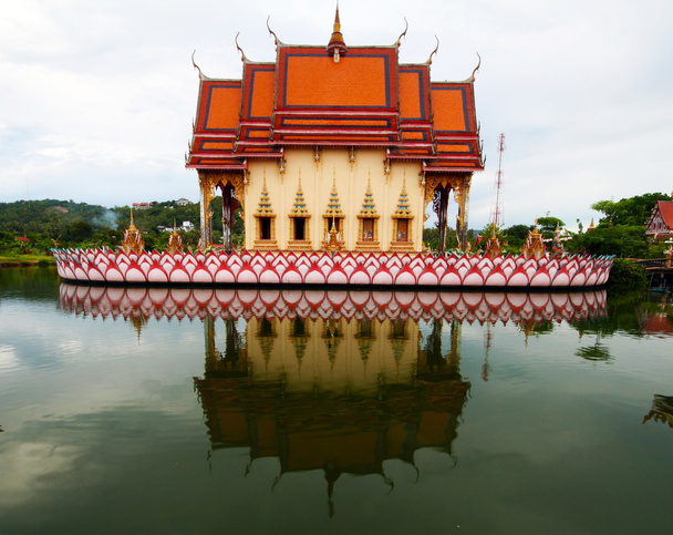 O templo tailandês budista
 - Foto, Imagem
