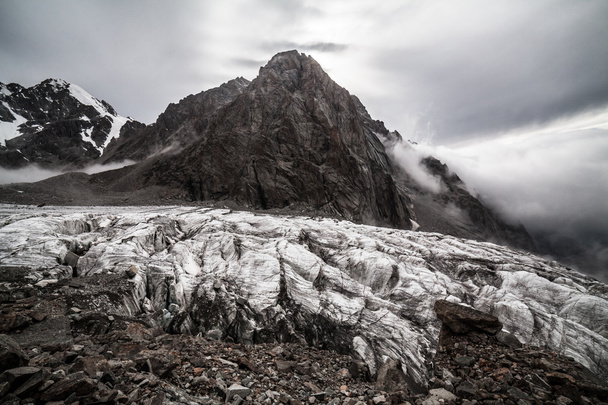Dramatic mountain landscape - Valokuva, kuva