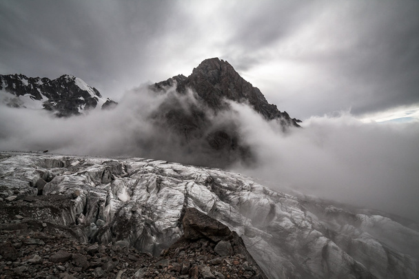 Dramatic mountain landscape - Фото, изображение