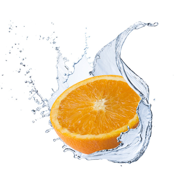 Naranja con agua salpicada
 - Foto, imagen