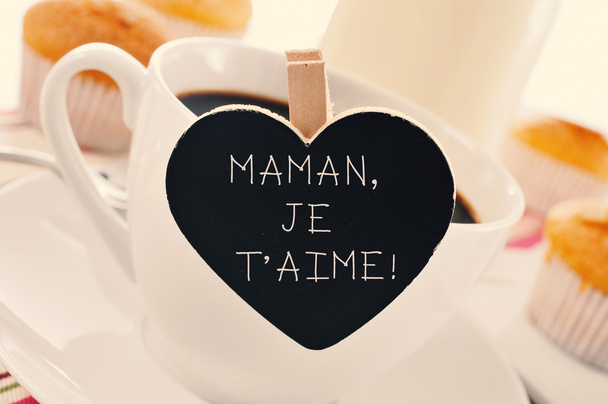 desayuno y texto mamá je t aime, te amo mamá en francés
 - Foto, imagen