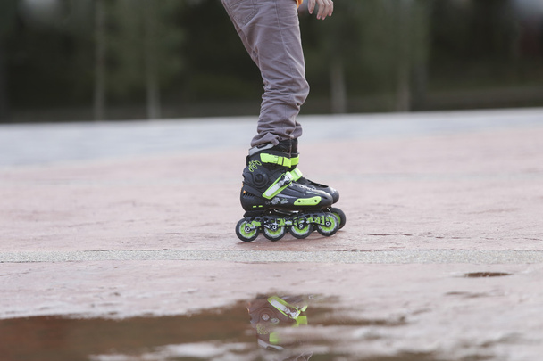 Dítě hrající roller skater - Fotografie, Obrázek