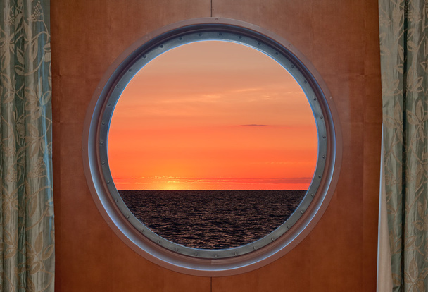 Sunrise Through Porthole - Zdjęcie, obraz