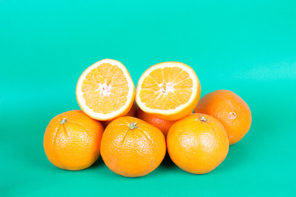 érett lédús finom narancssárga gyümölcs gazdag a-vitamin - Fotó, kép