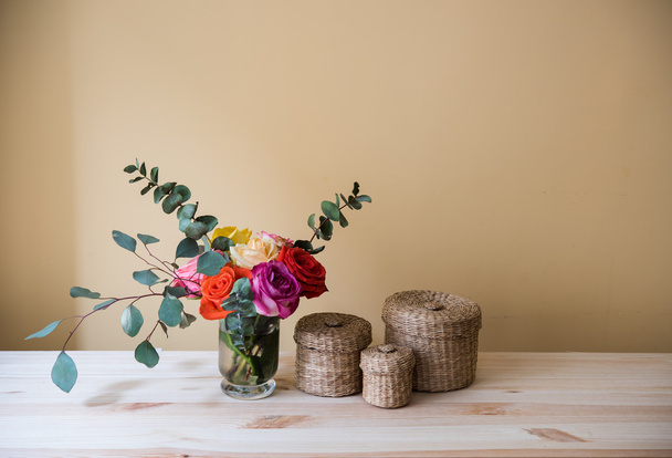 OS v vázu a dekorativní boxy - Fotografie, Obrázek