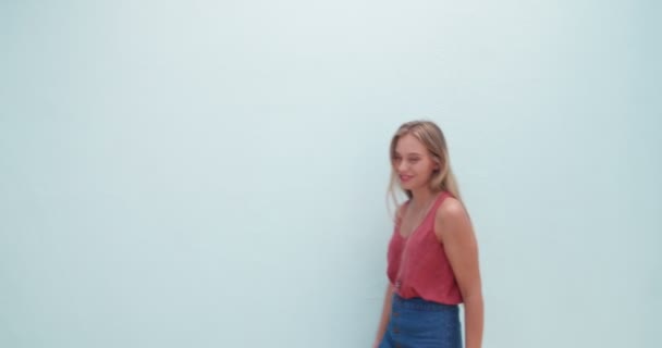 Portrait of a smiling young blond girl - Felvétel, videó