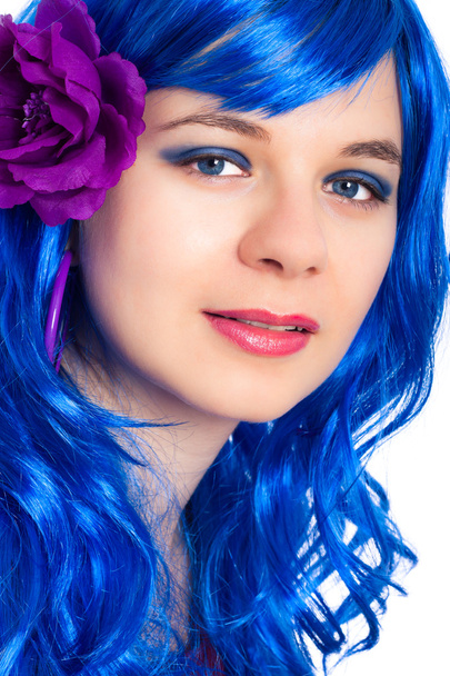 schöne Frau mit blauer Perücke - Foto, Bild