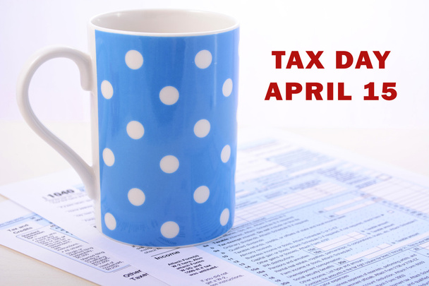 USA Tax Day coffee break.  - Photo, Image