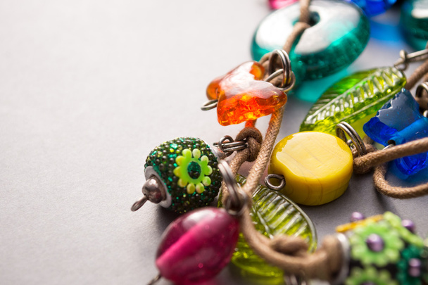 Ručně Dělan náhrdelník řemeslné s barevným půvabu - Fotografie, Obrázek