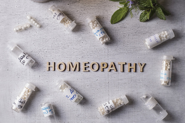 homeopatía glóbulos y frascos
 - Foto, Imagen