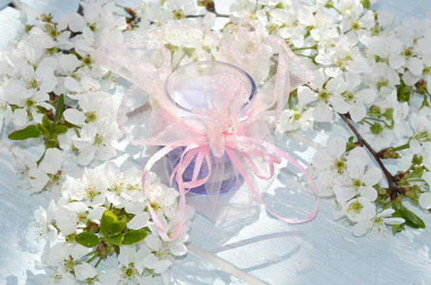 Fundo com ramos floridos primavera branca de árvores
 - Foto, Imagem