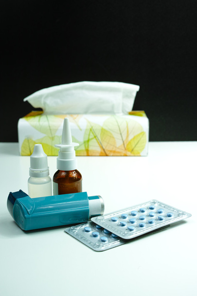 Relief asthma, allergy, flu, fever concept,  medication and pape - Foto, imagen