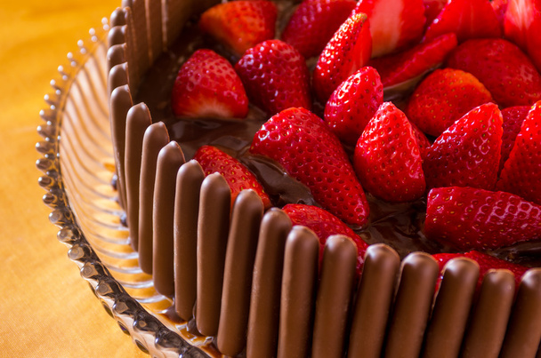 Csokoládé, eper torta - Fotó, kép