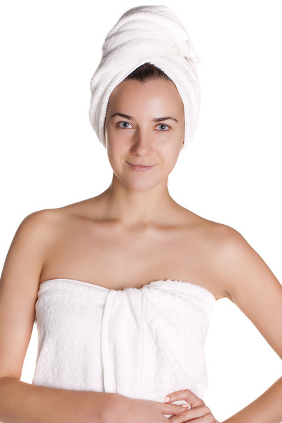 Beautiful young woman posing in white towel - Foto, afbeelding