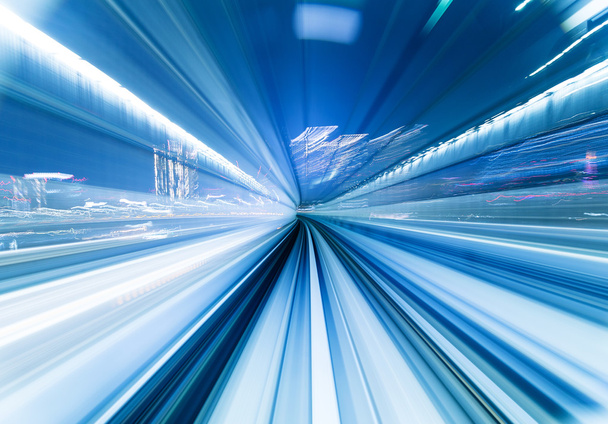 trein verplaatsen in tunnel in Tokio - Foto, afbeelding