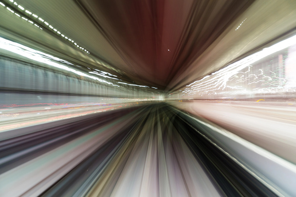 Tunnel auto drijvende bewegingsonscherpte - Foto, afbeelding