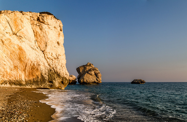Petra tou Romiou ya da Aphrodite's Rock, Kıbrıs - Fotoğraf, Görsel