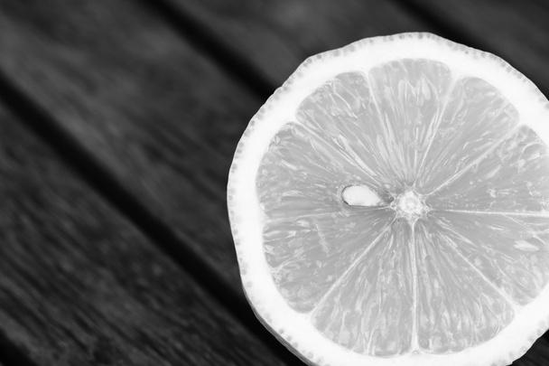 Limon dilimi siyah ve beyaz - Fotoğraf, Görsel