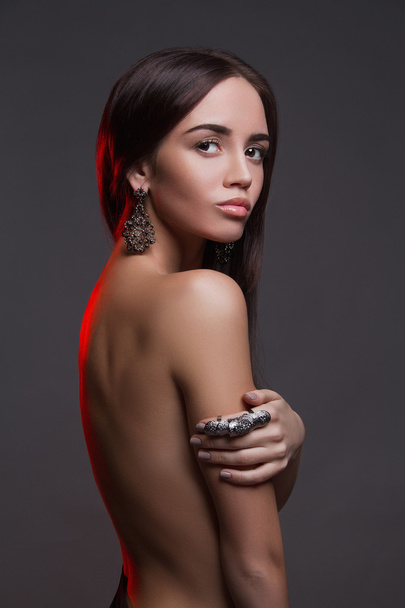 nude beautiful girl with jewelry - Fotó, kép