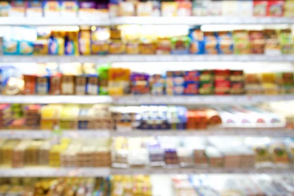 Prateleira de supermercado defocus (borrão) fundo
 - Foto, Imagem