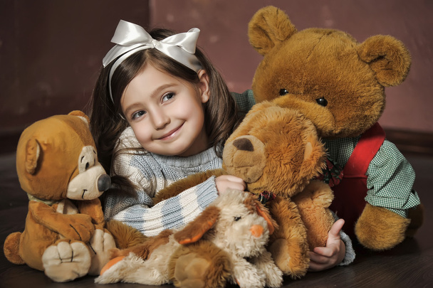 Girl with a bear-cub - Foto, Imagen