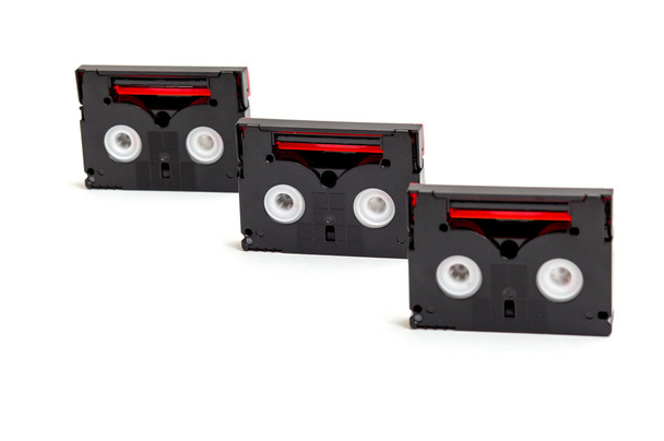 eine Auswahl an Mini-dv-Kassetten, isoliert auf weiß - Foto, Bild