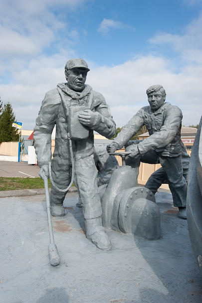 фрагмент пам'ятника загиблим пожежникам під час вогнегасника
 - Фото, зображення
