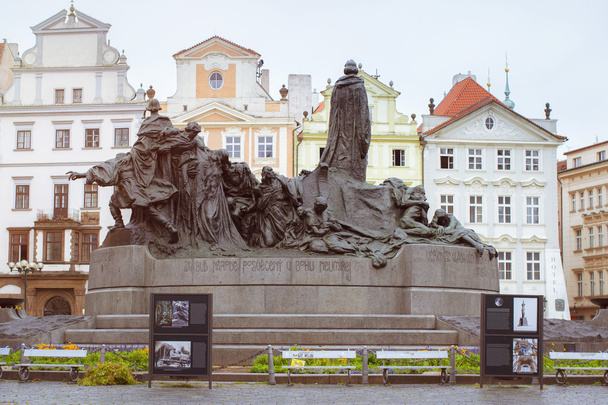 Old Town Square and monument of Jan Hus, Prague - Foto, immagini