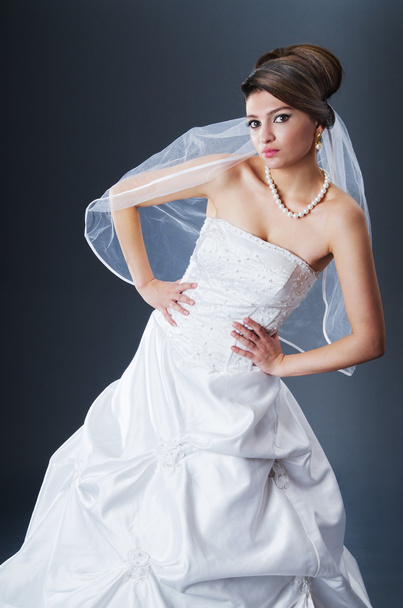 Beautiful bride in studio shooting - Valokuva, kuva