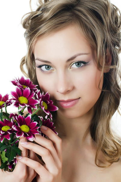 The girl with beautiful hair with chrysanthemum - Foto, immagini