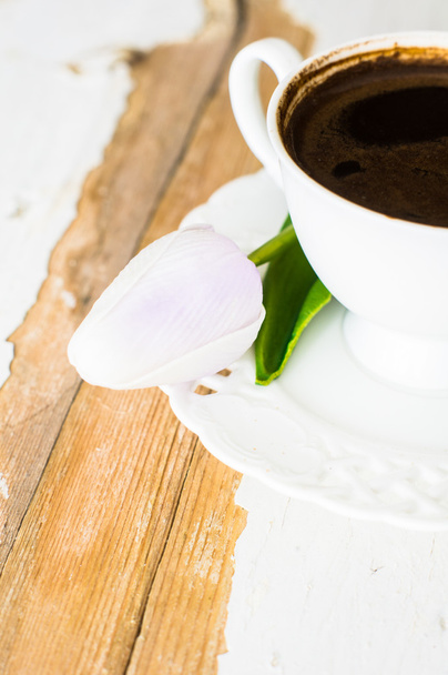 Šálek kávy s tulipány - Fotografie, Obrázek