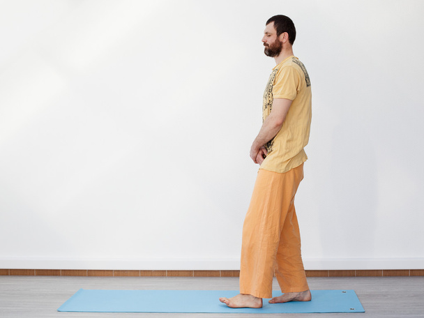 Yoga. Meditative walking - Valokuva, kuva