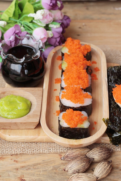 Sushi rolka s krevety vejce je vynikající - Fotografie, Obrázek