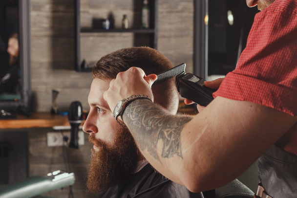 Bearded Man In Barbershop - Foto, Imagem