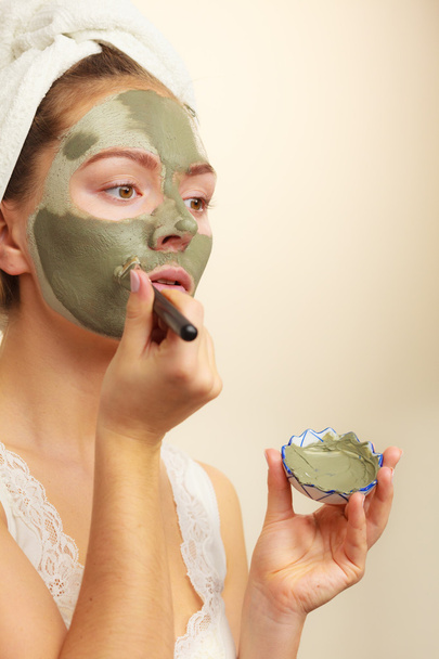 Woman applying  mask - Valokuva, kuva