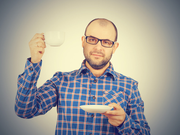 Biały mężczyzna pijący kawę - Zdjęcie, obraz