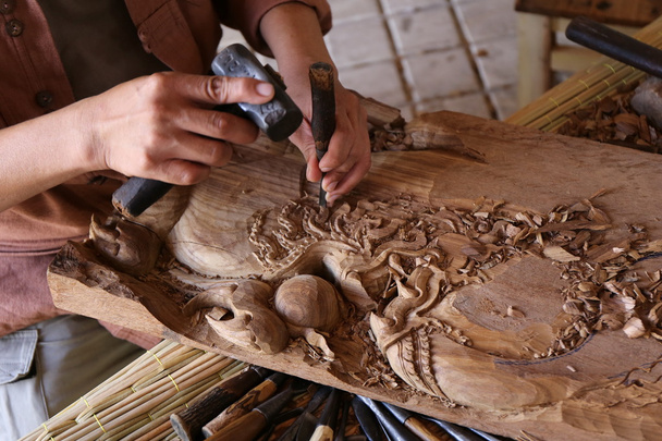 artigiano intaglio legno, arte thai
 - Foto, immagini