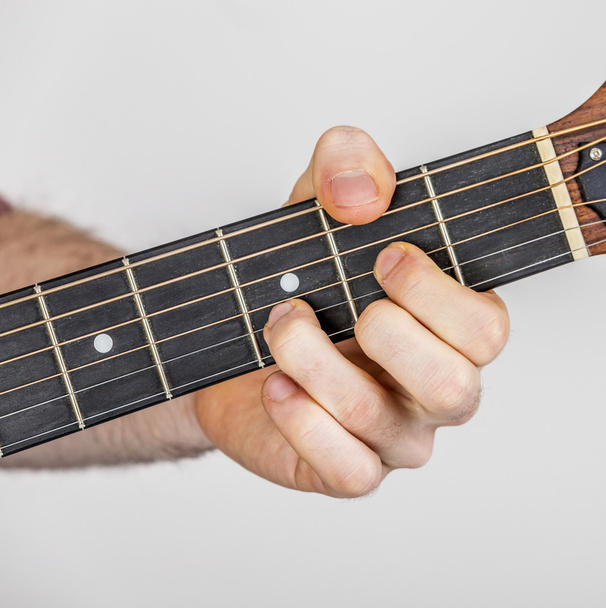 ayrıntı parmak ve el gitar çalar - Fotoğraf, Görsel