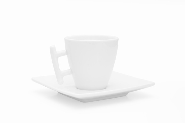 taza de café blanco o taza aislada sobre fondo blanco
 - Foto, imagen