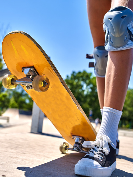 Girl rides on roller skates in skatepark. - Φωτογραφία, εικόνα