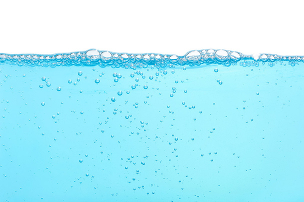 Вода з багатьма бульбашками ізольовані на білому
 - Фото, зображення