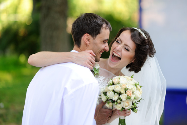 Šťastná nevěsta a ženich na jejich svatbě  - Fotografie, Obrázek