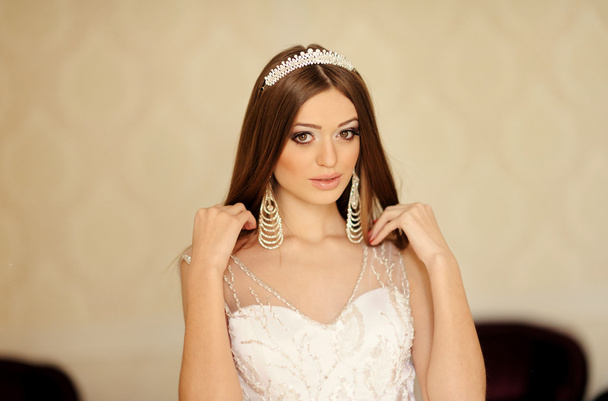 portrait of beautiful bride with perfect makeup - Fotó, kép