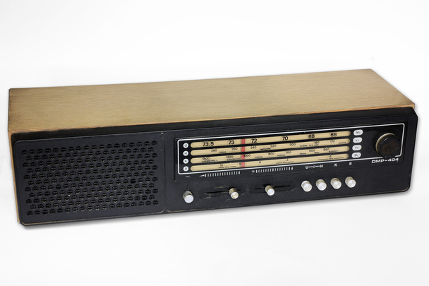 Velho rádio isolado
 - Foto, Imagem