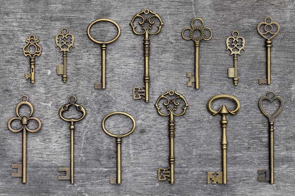 antique golden keys - Φωτογραφία, εικόνα