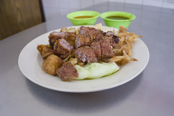 Lobak crujiente tofu de piel frita con carne en Penang
  - Foto, Imagen