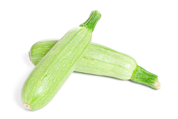 зеленый свежий цуккини изолированы на белом фоне
 - Фото, изображение