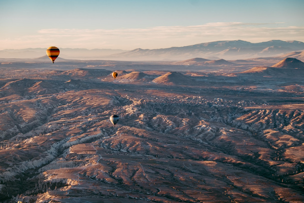 Balonlar Cappadocia üzerinde. - Fotoğraf, Görsel