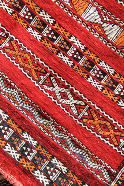 Primer plano de una alfombra marroquí
 - Foto, imagen